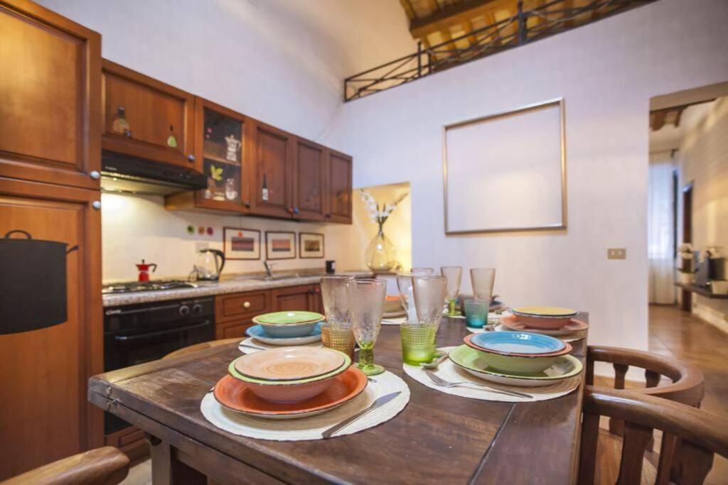 Apartment Palace Of Flowers 53 Piazza Navona