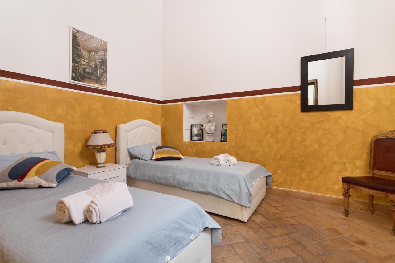 Palace Of Flowers 53 Piazza Navona Apartment