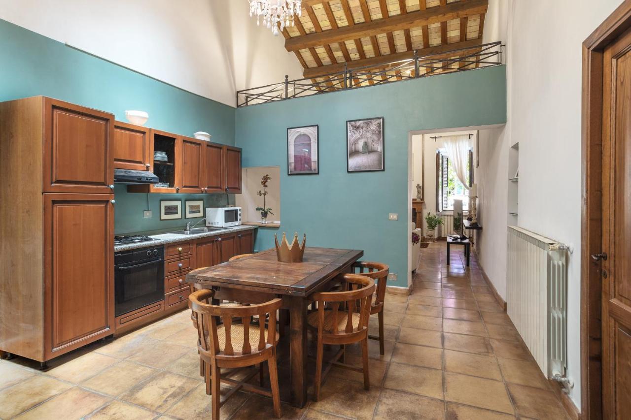 Apartment Palace Of Flowers 53 Piazza Navona Rome